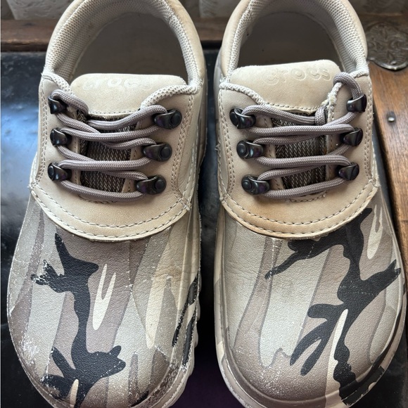 Crocs - Picture 2 of 9